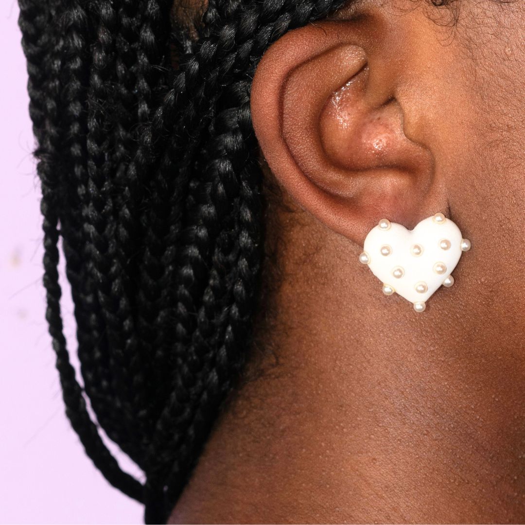 Love Jones Pearl Hypoallergenic Earring [3 colors]